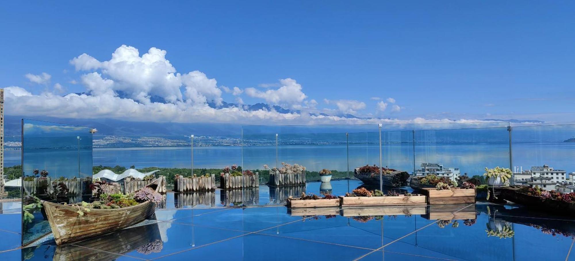 Dali Listening Sea View Villa大理听城海景别墅 Luaran gambar